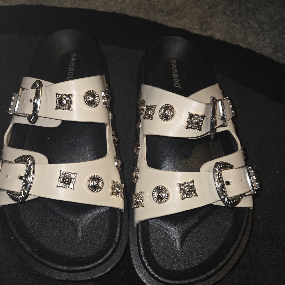 Bamboo Women's Cream Sandals with Silver Accents